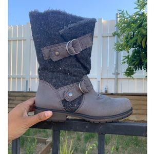 Grey boots